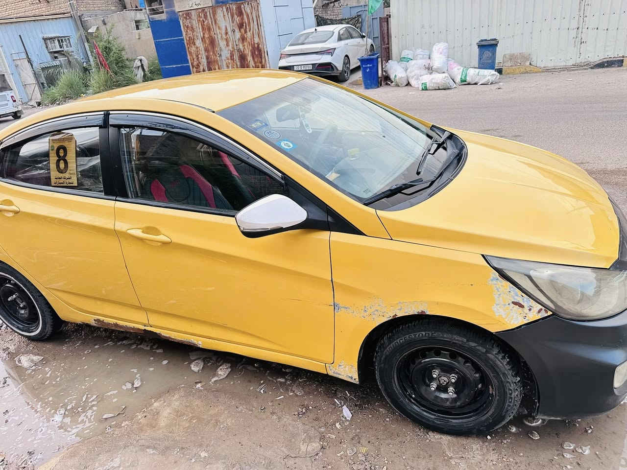 للبيع اكسنت ٢٠١٥
خليجي 
محرك1600
صدر جديد 
تبريد شغال
بيها طخه مصلحه عوزه بس صبغ مثل ما واضح بالصوره 
رقم بغداد سياره بسمي 
السعر 75 بيها مجال 
مكاني بغداد العبيدي استفسار ***********

