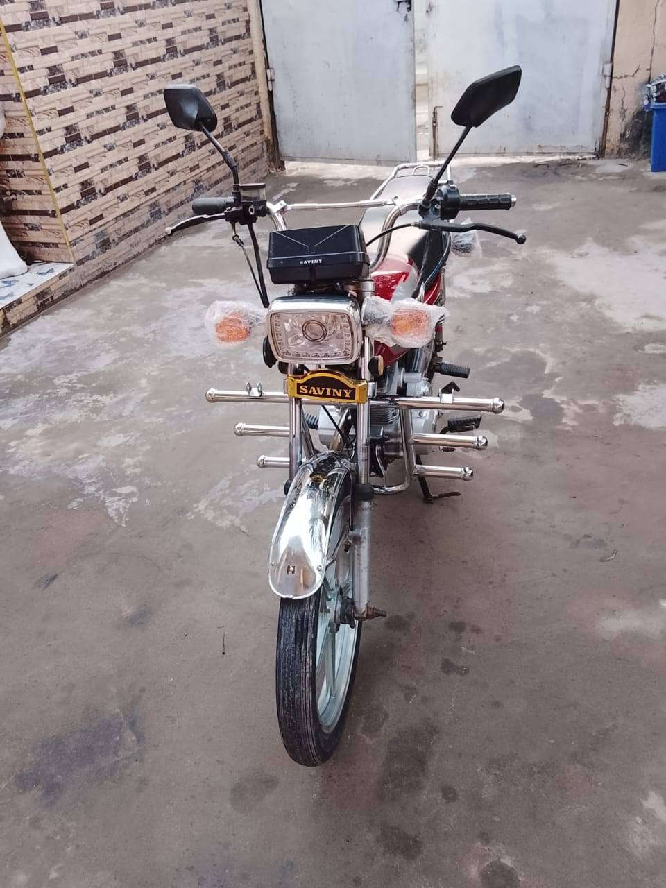 دراجه للبيع السعر 475 بيه مجال جديده كهربائيات كله شغاله مكفوله من كلشي موديل 21  وياها منافيس عنواني الرمادي حي ضباط للاستفسار على رقم ***********
