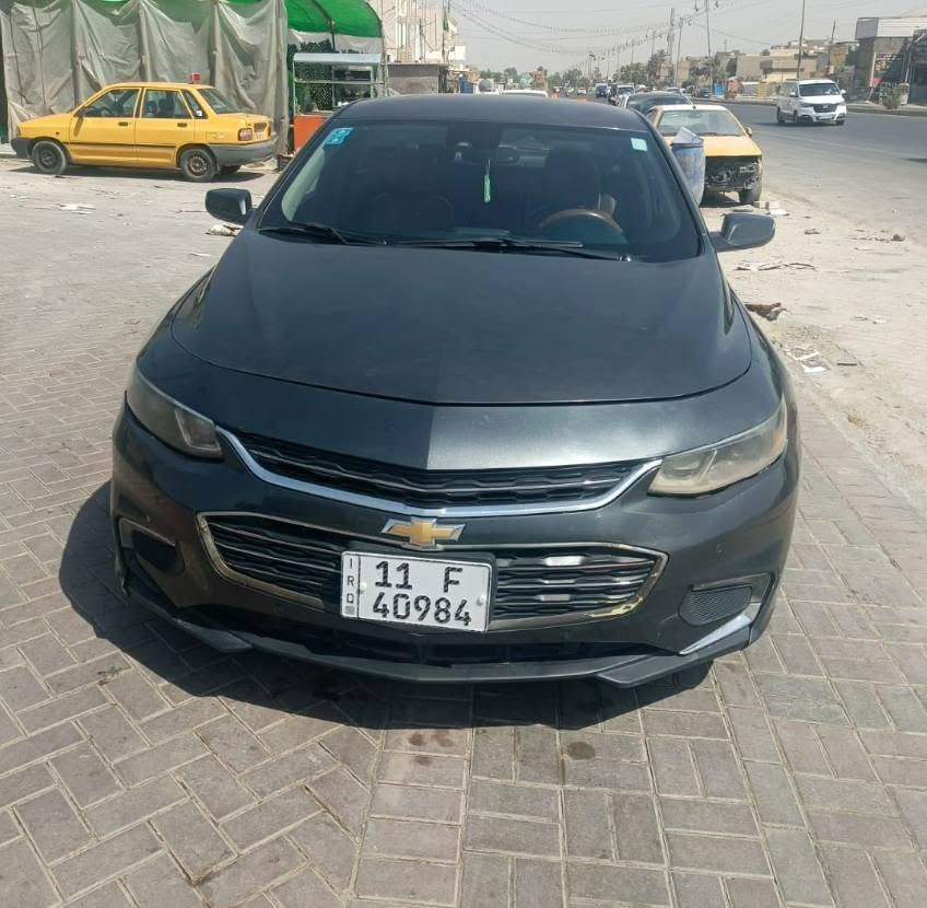 السياره هايبرد و نضيفه كل تفاصيله ناشره مابيه أي نقص بس شخط زغير بل باب الخلفي الموضح بل سونر السياره فول مواصفات عد الفتحه رادار محيطي إنذار و مرايات كهرباء وكامره خلفيه و وابريك عد الطوارئ ومقعد السائق كهرباء تبريد قطعتين عالي الجودة سعه المحرك 1800 السياره في حاله جيد مكان السياره بغداد المدينه للاستفسار 
***********  أو خاص بغداد, العراق

