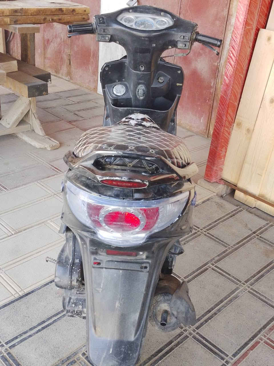 سلام عليكم دراجه البيع كامكو دراجه خير من الله كلشي شغال بيها مفتوحه مره وحدا تجي أو تفحص سعر 350او بيها مجال ***********
