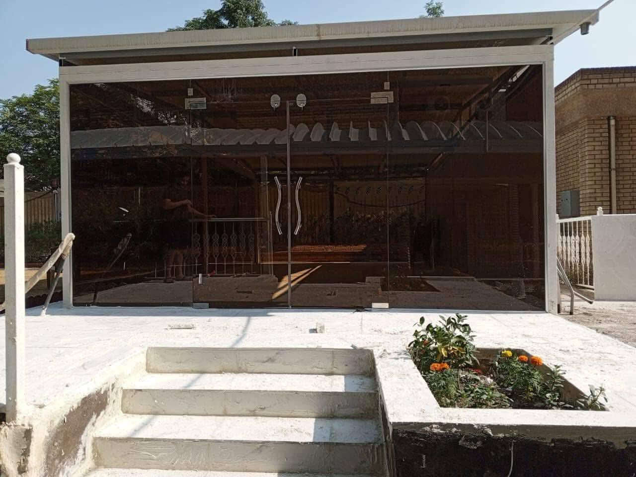 (الامير للواجهات الزجاجيه)
عمل كافة الواجهات والقواطع الزجاجيه 10ملم جميع الانواع المقسى والعادي  بأنسب الأسعار  #محلات #فنادق 
يتوفر ايضاً #صيانه عامه 
نتواجد في جميع مناطق #كوت_خاجيه
للأستفسار مراسلة الصفحة او  الأتصال او مراسلة على الرقم***********
او     ***********
 واتساب 📞
