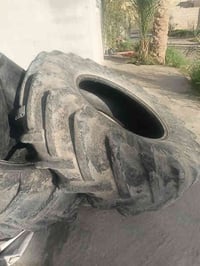 جوز تايرات حجم30معاهن جوز چوب السعر 300،وبيهن مجال 07819123095