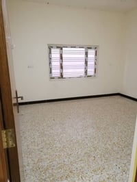 بيت للايجار ٤ غرف و٣ حمامات وصالة ومطبخ وكراج حي الخضراء 180 متر بناء ...