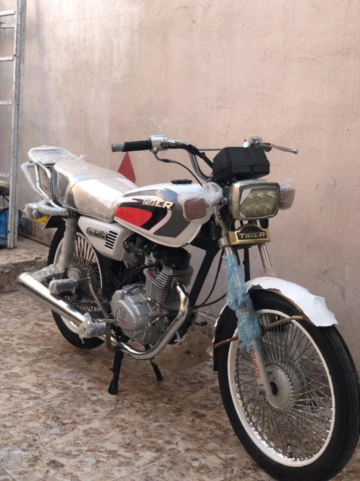 سلام عليكم دراجه للبيع تايكر موديل 21محرك كبس كل عيب مابي شلعه معدل فول كهربيات من طول ل طول شغاله كل عيب مابي شرط فحص سعره 360رقم موبايل 

‭0787 763 7458‬
