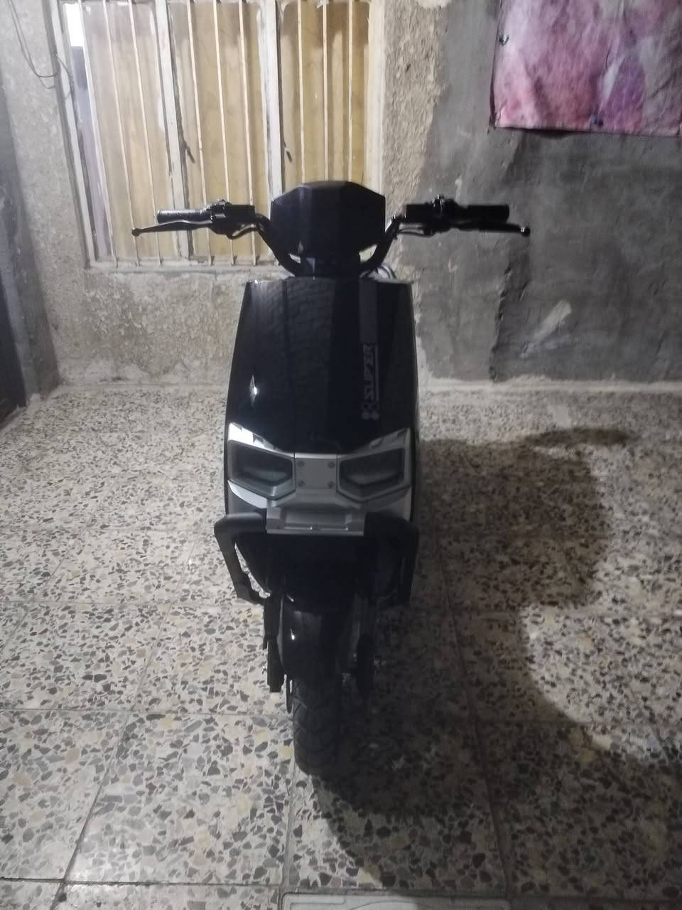 السلام عليكم

دراجة شحن للبيع موديل ٢٠٢٤

مواصفاتها بل شحنة الوحدة تمشيك ٨٠ كيلو متر

نضام D/R

بطاريات مسطحا ٦ بطاريات 

السرعة 110

السعر 900 وبيها مجال

للاستفسار راسلني واتساب فقط متواجد

***********
