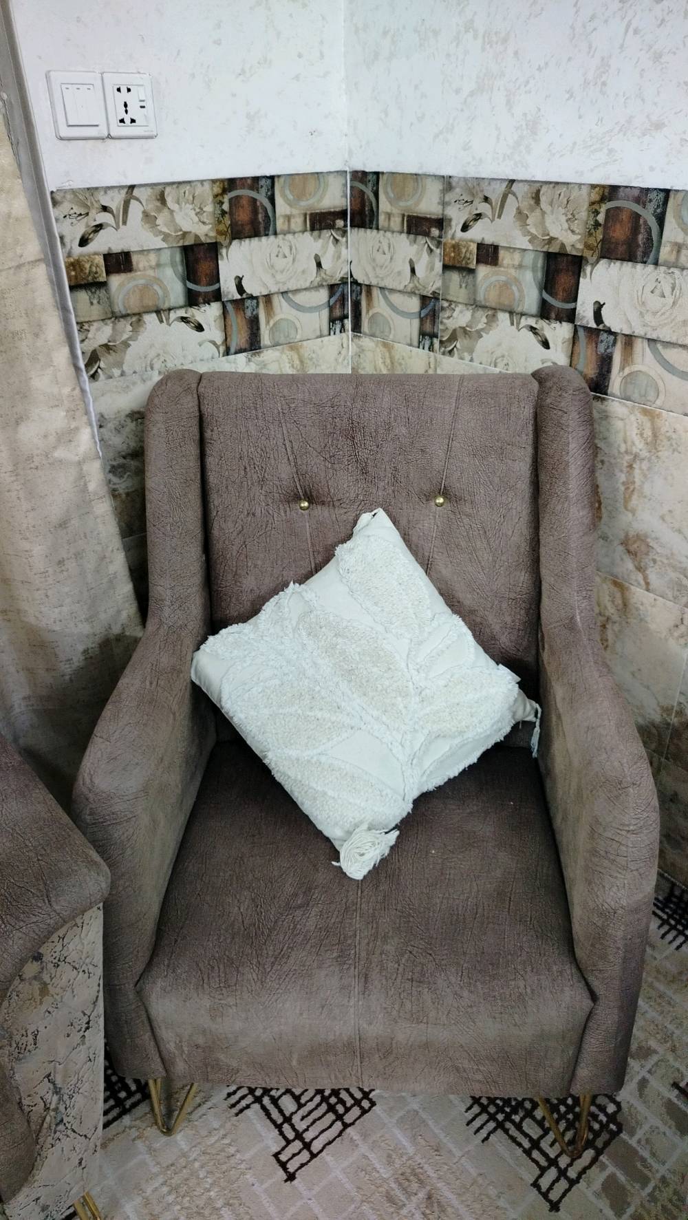 اخو الجديد نضافة 100٪ كما موضح بالصورة سعرة 400 الف 
اتصال وواتساب  ***********
العنوان بغدادبوب الشام 