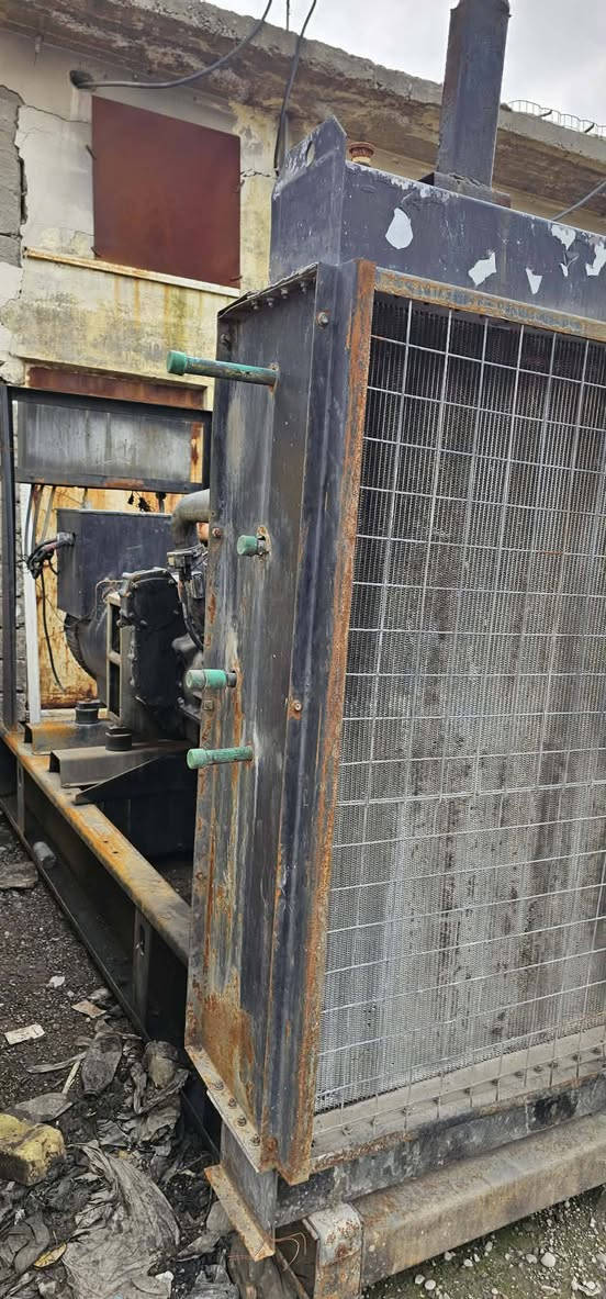 للبيع مولده اسكانيا بومه 124 بم كهربائي اسنتدر المحرك بي تبخير على الحمل راس توليد 250 
السعر 30 ورقة مكاني موصل كوكجلي
***********
