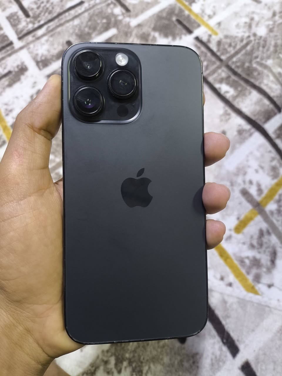 السلام عليكم
14برو ماكس  ذ 512 جهاز طاح مني وتكسر بالشغل مبدل شاشه وضهر فقط شاشه نوعيه زينه البطاريه 75 فيس ايدي شغال 
السعر 700 وبي مجال بسيط حك الجيه 
*********** متوفر واتساب فقط
