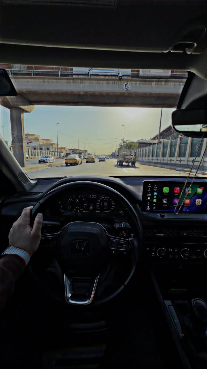 السلام عليكم شباب 
هوندا اكورد تورنك اعلة فئة بالاكورد للبيع او المراوس شعندك دزلي 
فول مواصفات ١/١ معروفة مواصفات التورنك رجاءا لحد يقارنها بباقي الفئات 
موديل ٢٠٢٣ لون نيلي ع ازرك لون كلش مميز 
حادث السيارة جاملغ صبغ والبنيد 
بيها بارد بباب السايق 
السيارة نقص برغي مابيها 
ماشية ٣٧ الف ع ايدي من دخلت لحد الان 
فتحة وبصمة وداتا شو كراسي كهرباء تدفئة وتبريد رادارات ٣٦٠ درجة حساس امامي خلفي كشن الخلفي تدفئة قطعتين تبريد  فول الفول 
سعر السيارة 200$ مجالها بسيط كلش حق الجية 
شراي اتصل 
***********
