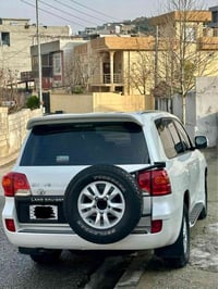 لاندكروز جي اكس • ٢٠١٤ • ٢١٠٠٠٠ كم