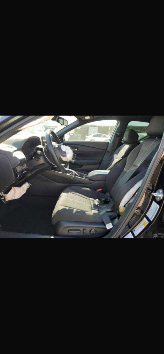 السلام عليكم هوندا اكورد للبيع 2024 رقم بغداد
فئه سبورت حادث بنيد فقط صور الحادث بل منشور 
شاشه 
فتحه 
تشغيل عن بعد 
ماشيه 47الف كيلو حقيقي 
السعر 185 وبيها مجال 
العنوان بغداد الغزاليه 
للاستفسار 
***********
