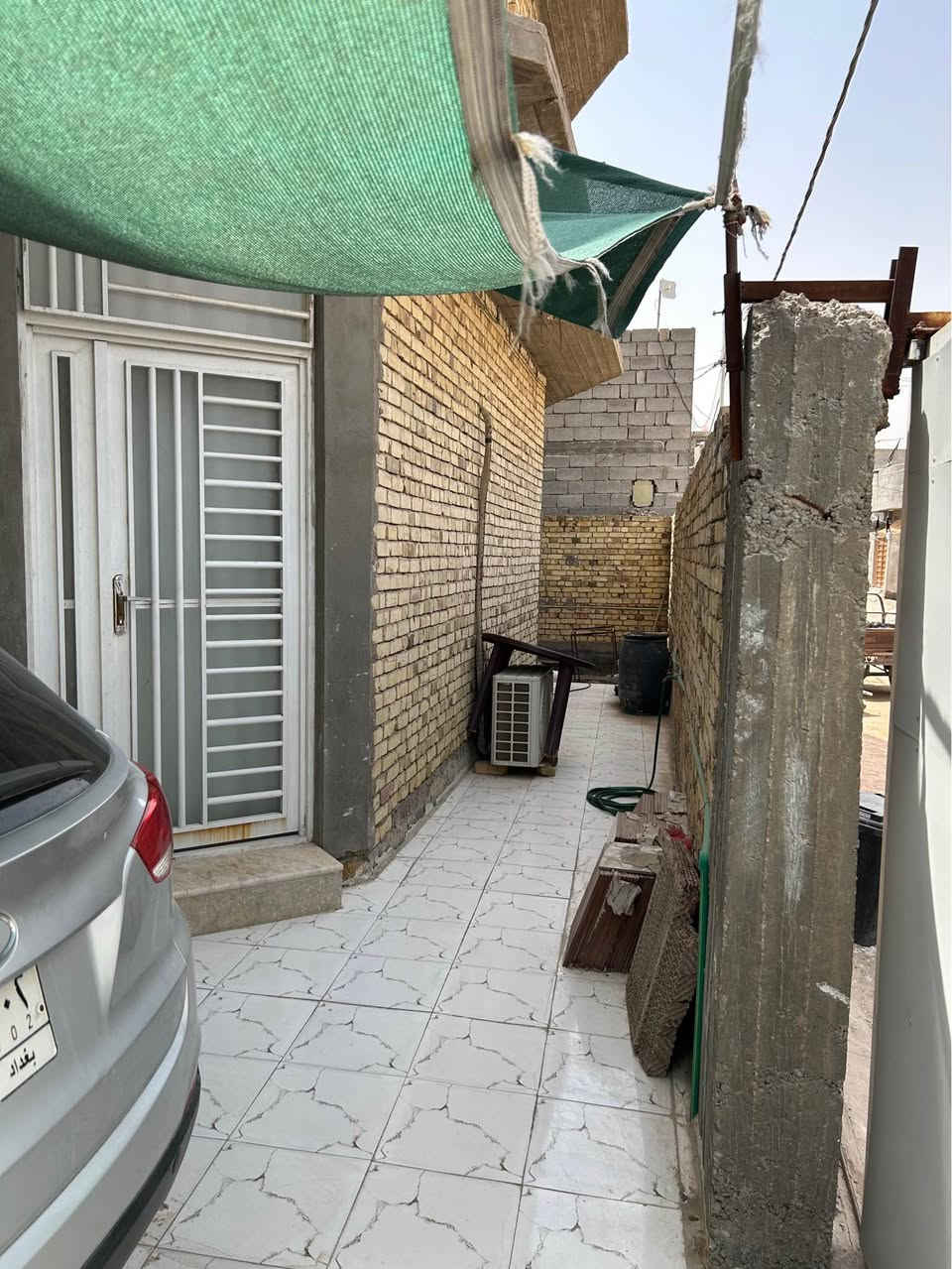 دار سكن للبيع
كربلاء مقابل سيد إسماعيل الفرع الثاني عن الشارع الرئيسي
المساحة ٢٠٠ متر طابقين
البناء طابوق والسقف كونكريت
ثلاث غرف نوف
ثلاث صحيات
مطبخ كبير وصاله كبيرة واستقبال
يبعد ٢٠ متر تقريبا عن التبليط
تأريخ البناء 2023
السعر 185 مليون
***********
*********** كربلاء, العراق
