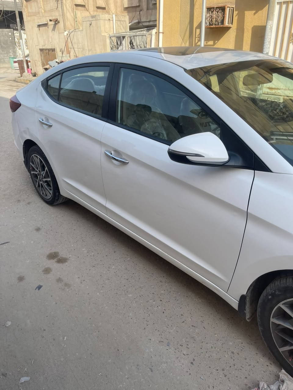 سلام عليكم سيارة النترة خليجي موديل 2020 السياره بيها حالوب خفيف وبيها رشات صبغ بلدوسه مال العبري وبيها بارد بلجاملغ مال السايق باردها كلش قليل والباقي شوف العين مكينه 2000 دوش مكينه كير حدادية كفاله ماشيه 61 الف حقيقي سويج موبصمه ومكاني بلبصرة المطيحة خلص جامعة الفرقدين واتساب ***********
