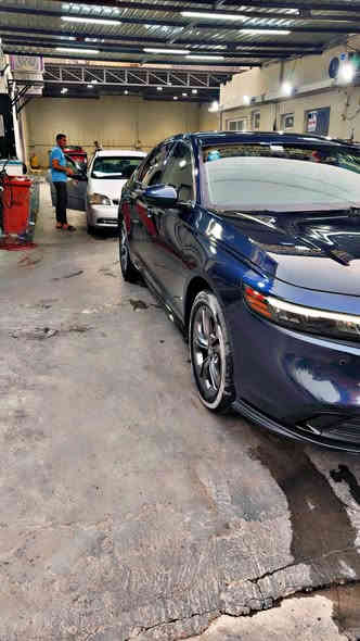 السلام عليكم 
(رقم بغداد سنويه بسمي)
للبيع هوندا اكورد هايبرد موديل 2024
 فئه  Exl  فول مواصفات:- مكينه 2000 هايبرد المواصفات:-بصمه/بصمه ابواب/فتحه سقف /حساسات امامي خلفي/ ورادارات اماميه وجانبيه/كشنات جلد /كراسي كهرباء /خزن ميموري /تشغيل عن بعد/ قطعتين تبريد /شاحن واير ليس
 وبعد هوايه مواصفات
سياره كلش جديده  
وارد امريكي حادثهابارد فقط بدون صبغ  وعلفحص وين ميحب المشتري
صور الحادث ورقم الشاصي موجود بلمنشور
السعر 220 ورقه وبيه مجال بسيط
مكان السياره حي الجامعه
***********
