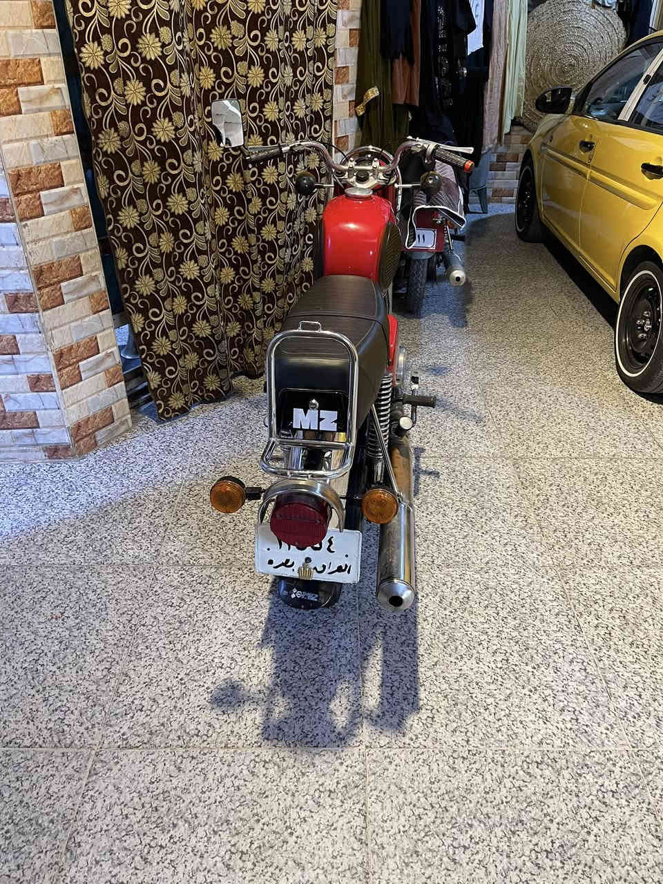 سلام عليكم جنايه دراجه 81  دراجه جديده بلاديه شاصي بدون لحيم تجي وتشوف بعينك مكينه جديده ستوها مشدوده سايس 5 بعدهي  ع سحك لبه وفلاون جدد كهربائيه كله جديد رقم وسنويه شرط التحويل مكاني بصره شط العرب سعر 2500 وبيه مجال رقم ***********
