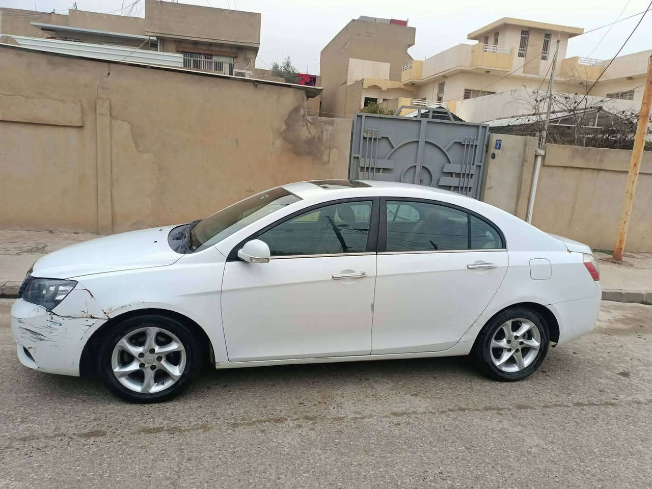 موديل ٢٠١٣
ضرر بسيط بالجاملغ الامامية
السعر ٦٥ ورقة وبيها مجال
للاستفسار التواصل على الرقم
‏‪***********‬‏
