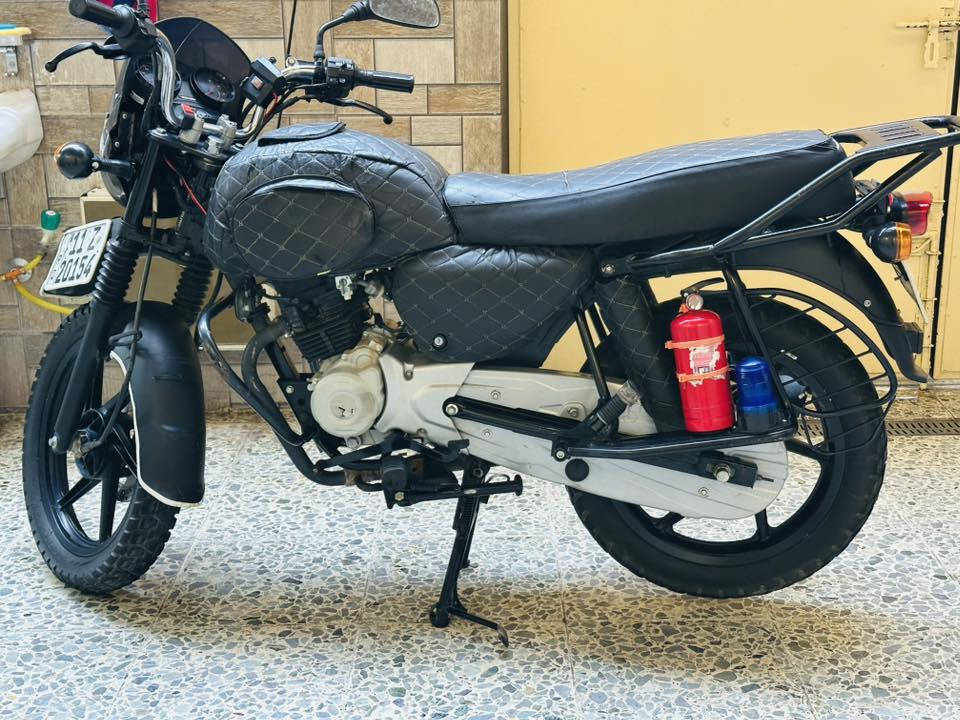 السلام عليكم بوكسر جبلي موديل2023 رقم وسنوية بـ أسمي بغداد تحويل ثاني يوم
الدراجة وكالة مابيها اي نواقص ماشية 22 ألف عنواني بغداد مدينة الصدر للتواصل وللأستفسار خاص رقمي***********
