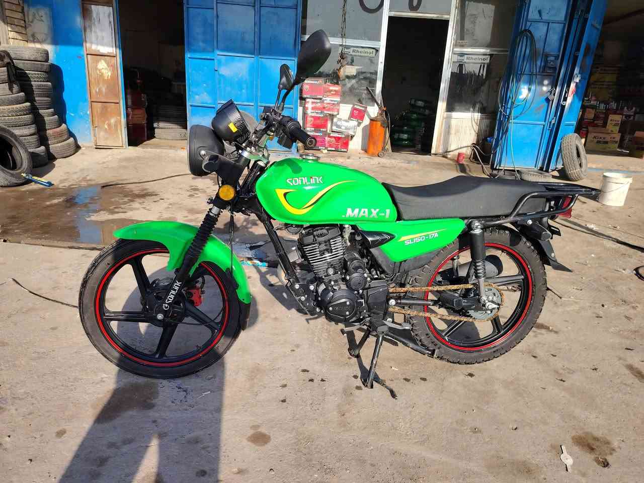 السلام عليكم دراجه سونك ٥ كير موديل ٢٤ نازله ب ٢٥ اورقها كامله  محرك بلادي كهربائيات كلها شغال سلف هندر شلعه معدل فول كهربائيات كلها شغال لستفسار *********** سعرها ٨٠٠  وبيها مجال مكاني بغداد  جسر دياله القديم قرب زعفرانيه
