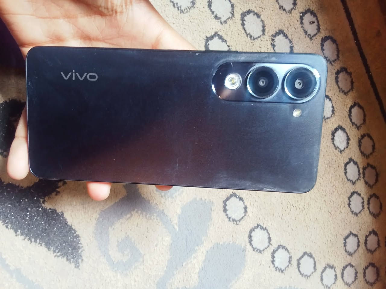 موبايل vivo Y04 للبيع
الحالة: نظيف جداً، استخدام خفيف، ما مبدل أي قطعة (أصلي بالكامل)
✨ المواصفات:
شاشة كبيرة 6.74 إنچ 90Hz
بطارية قوية 5500mAh
رام 4GB 
بصمة + شريحتين + كارت ميموري
أداء ممتاز للاستعمال اليومي
💰 السعر: (150)وبية مجال بسيط
📍 الموقع: (القرنة نهر العز)
📞 للتواصل خاص أو اتصال
***********
