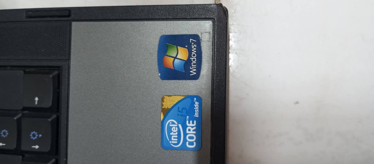لابتوب ديل/DELL
لابتوب جميل ونضيف
مناسب للدراسه والعمل
المواصفات موضحه بالصور 
محتوياته حقيبه+ماوس +شاحن الاصلي
لابتوب الكبير والبطاريه الكبيره الدبل
السعر 80 الف فقط لأن مستعجل ع البيع 
مكاني البصره /خور الزبير /معمل الاسمده 
رقمي ***********
