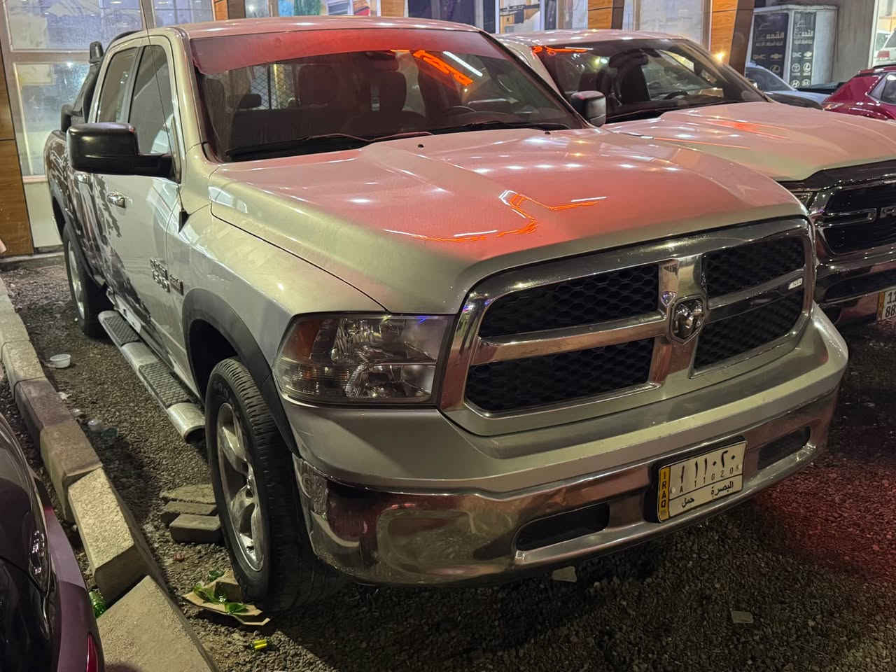 سلام عليكم البيع رام موديل 2017كفالة عامة سيارة جهازة ما بيها اي نقص باب طويل بدي وسط سيارة جهازة دينار ما تصرف عليها كفالة بيها فقط شبر بارد بلجاملغ خلفي تحويل مابشر محرك5700فور ويل السعر 188بسعر مناسب خوان كفالة 
رقمي ***********مكاني البصرة البصرة, العراق
