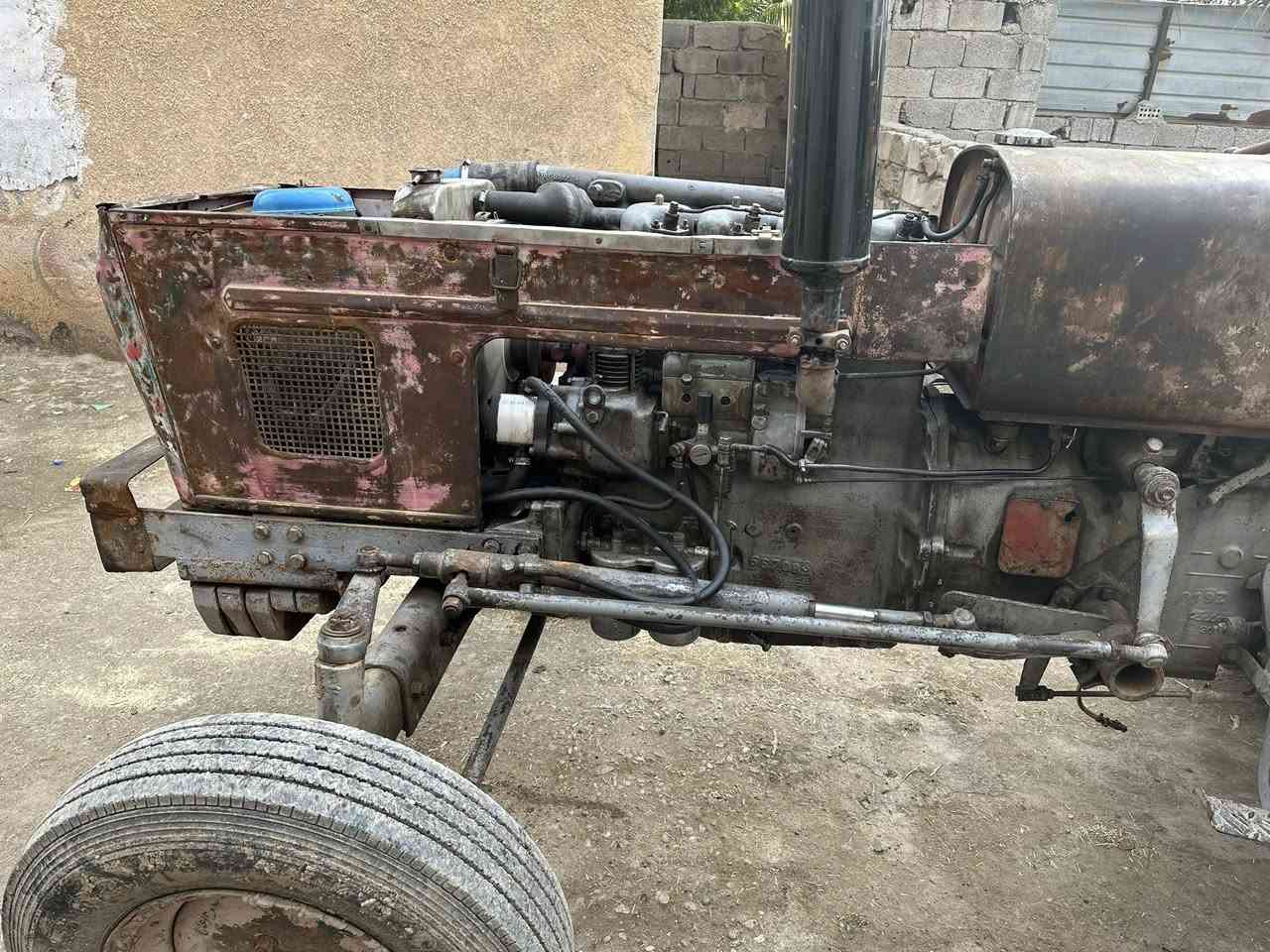 السلام عليكم عنتر للبيع بدون موديل 89مكان بغداد السعر 3750وبيها مجال ‭0772 422 7735‬
