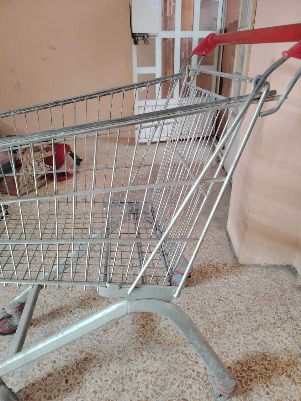 للبيع سعر القطعة 25 الف وبيهم مجال
مكاني موصل حي سومر ***********
***********
