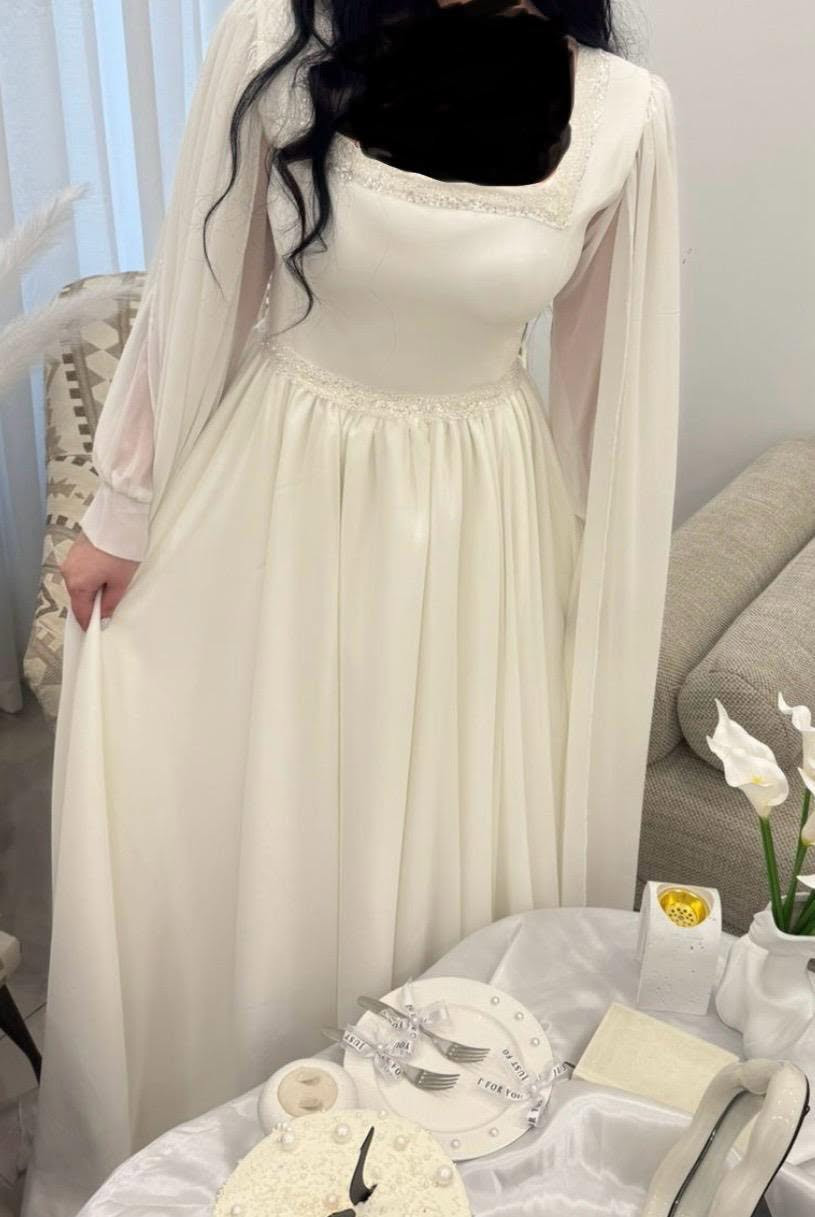 فستان خطوبة أو مهر للبيع قياس ٤٢ 
يلبس m l xl
بي قيطان يتصغر ويتكبر ملبوس مرة وحدة 
سعر ١٥٠


**إذا كنت صاحب هذا الإعلان وتريد حذفه لأي سبب، رجاءا أرسل رسالة إلى الدعم الفني**