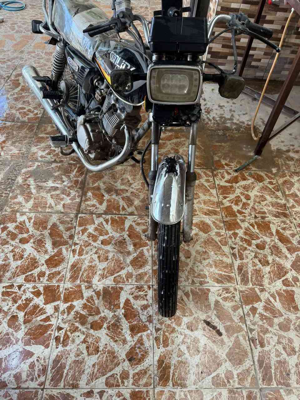 سلام عليكم دراجه ايراني للبيع موديل 2021نضيف محرك مفتوح نشاط فول 360 الف بي مجال
***********
