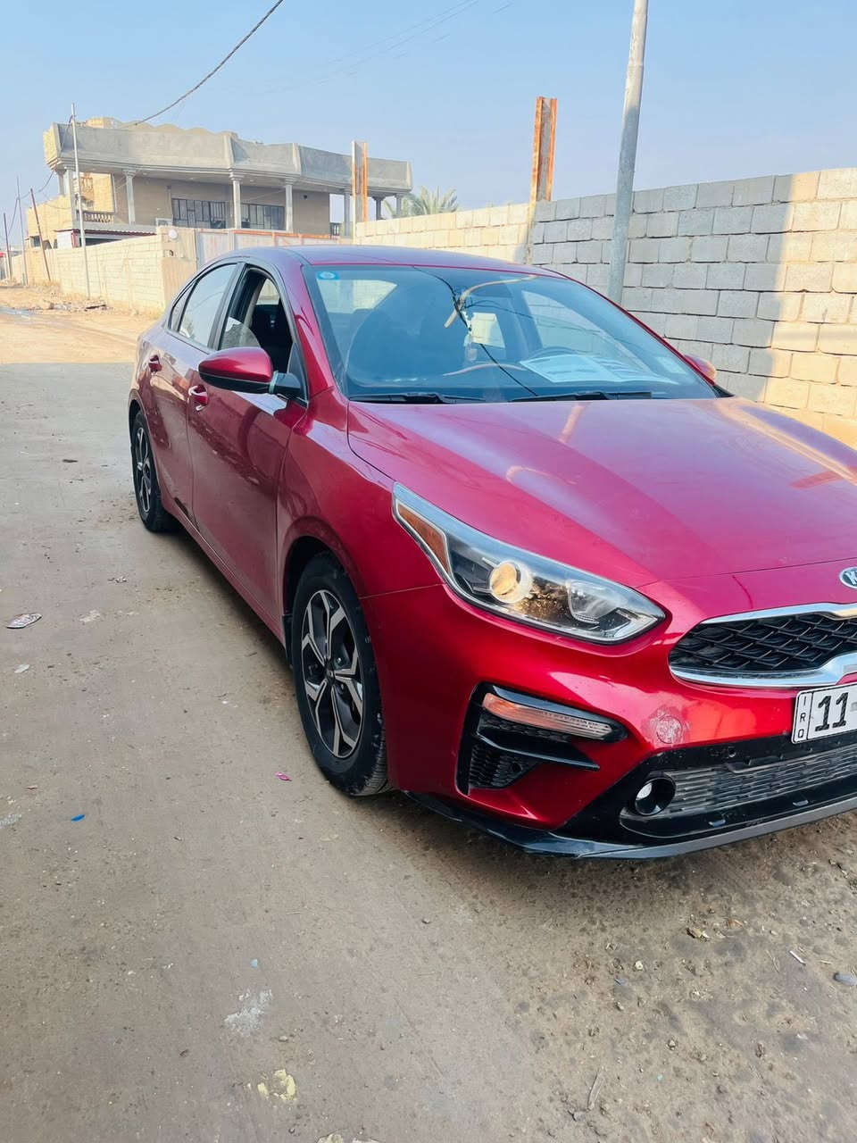 السلام عليكم 
فورتي 2020امريكي 
حادثها  بنيد وجاملغ وبيها قطع  كلير 
ب128 وبيها مجال بسيط 
***********
