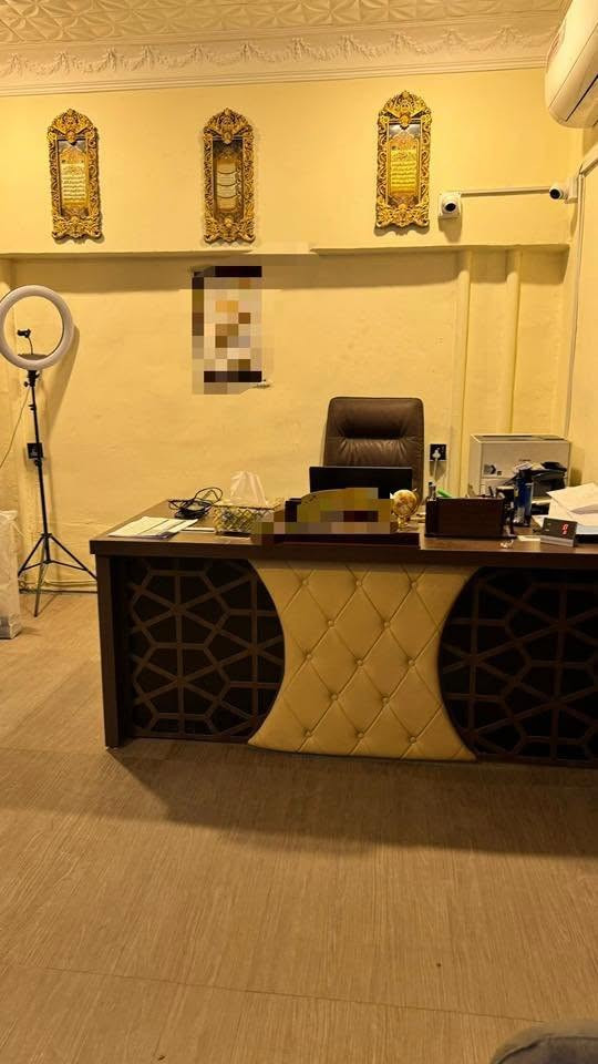 سلام عليكم ميز وكرسي اخو الجديد السعر 500 الف للتواصل وتساب فقط ***********
