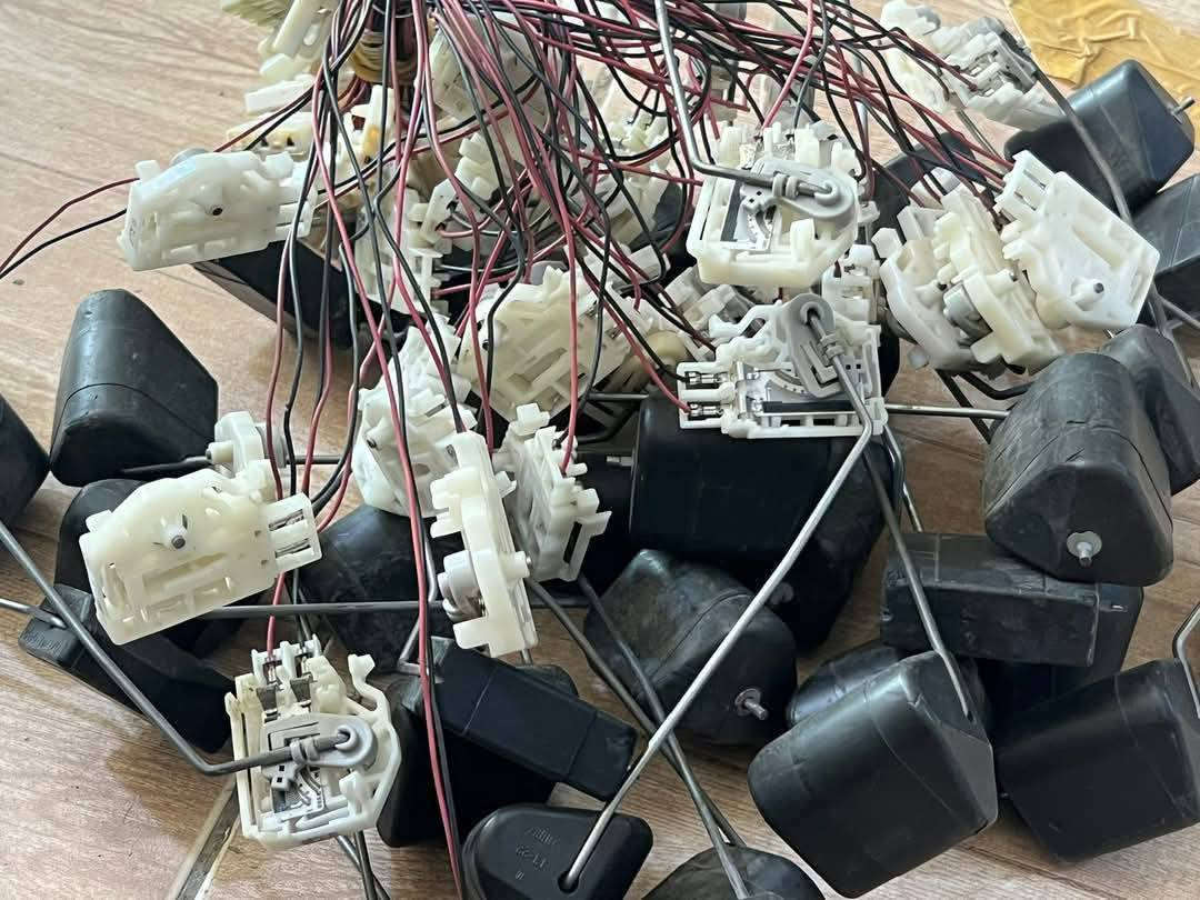 السلام عليكم ورحمة الله
توفرت طوافات تويوتا اصلي مؤسسة حاوية لسيارات اللاندكروز والبرادو بالكود099 
سعر الطوافة 25 الف
للاتصال ***********
العنوان بغداد الحبيبية قرب ساحة الحمزة 
متوفر توصيل لجميع المحافظات 
بيع بالجملة لاصحاب الورش والمحلات
