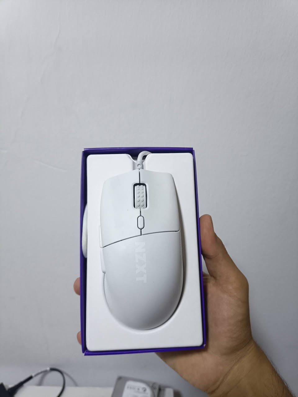 للبيع: ماوس قيمنق NZXT Lift 2 Ergo أبيض نظيف 

​الحالة مستخدم نظيف
​المميزات: خفيف جداً (61g) وبمستشعر قوي وسريع (26K DPI / 8000Hz) - ممتاز للألعاب التنافسية.
​السعر 32الف
متوفر توصيل لكل العراق 
***********رقمي
