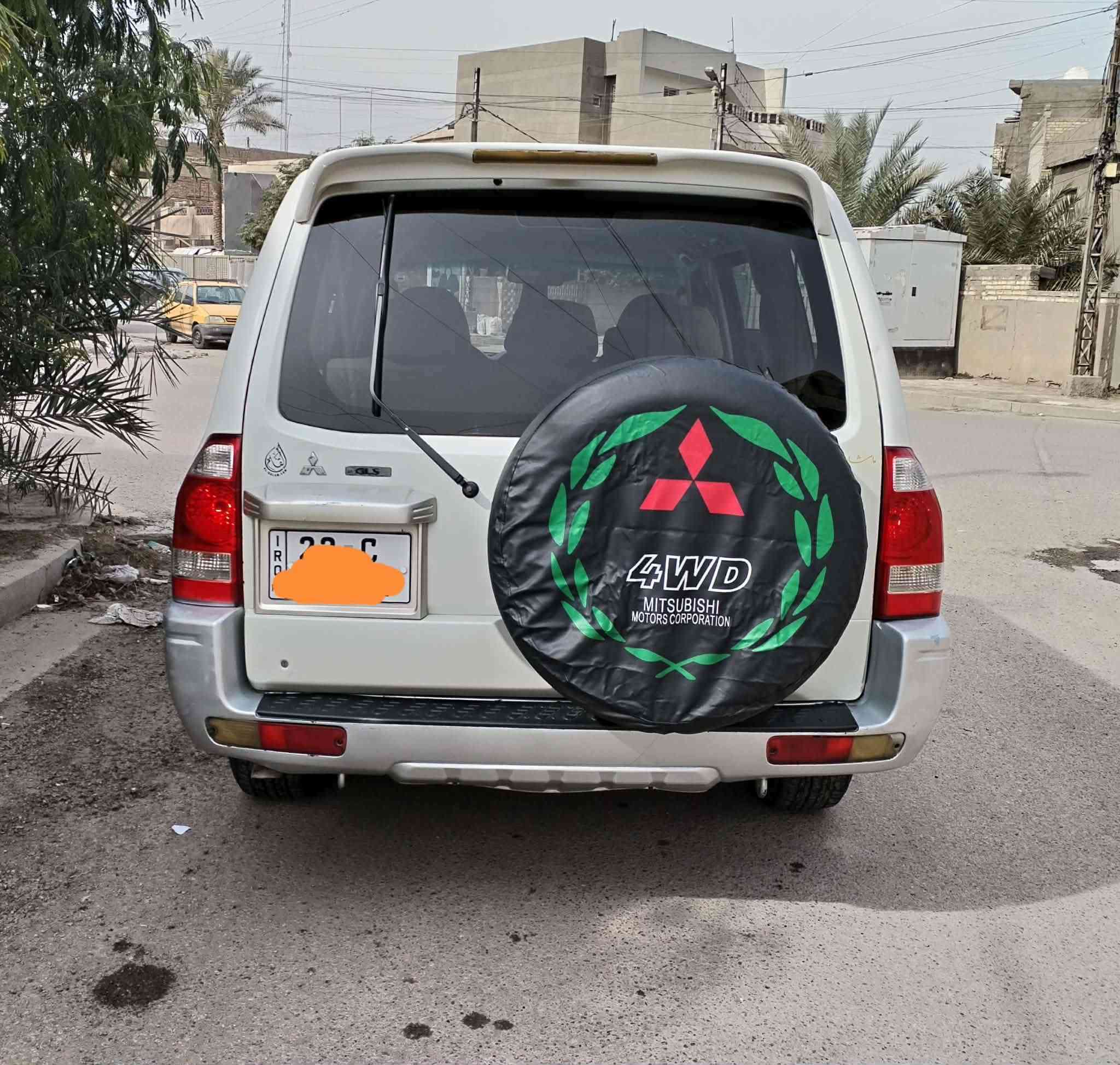 ميتسوبيشي باجيرو ٢٠٠٦
السياره خليجي
 السياره بيه صبغ نص الباب مال السايق وباب الجنطه
رقم اربيل باسمي تحويل ثاني يوم 
سبعه راكب 
تبريد تلث قطع 
كير مكينه مكفولات 
مكينه 3500  
السياره مال جناي وعائلية
تخم تايرات جديد 
باتري جديد
ماشية 227الف
السياره نظيفة ونصبته كلش حلوه وكاعده
المكان بغداد الرصافة الكمالية
السعر 95 وبيه مجال بسيط
رقم الهاتف ***********
(( غير متواجد فيس))
