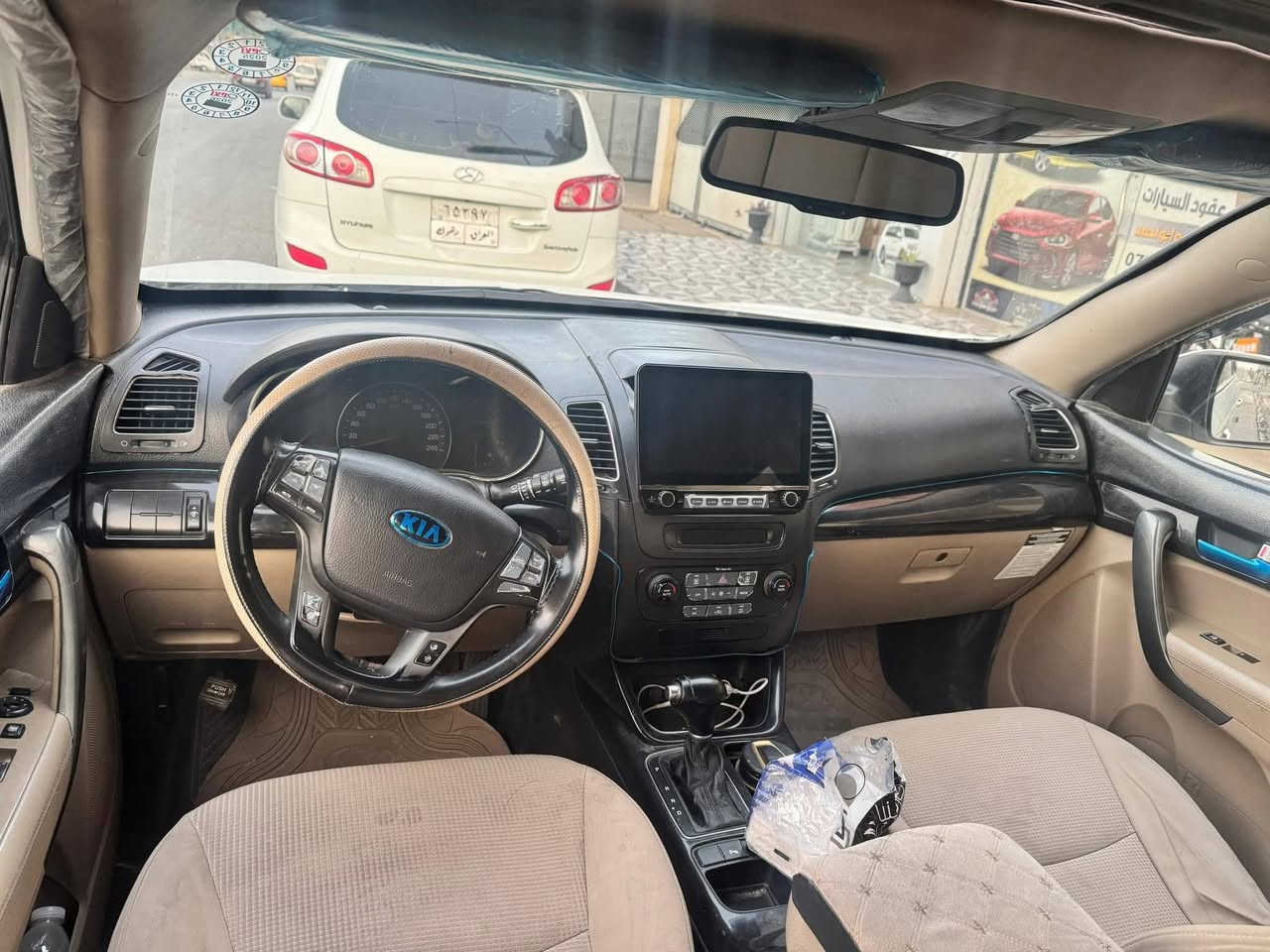 سلام عليكم للبيع سورنتو 2013 شكل 2014 سته خليجي  ضررها . مصبوغا عام. سقف مبدل سبعه راكب ثلاث  قطع تبريد عدا بصمه. مري شفط تخم تايرات جديد سيارا مصروف عليها يعني ما تصرف عليها كلشي سيارا بسمي سعر 135. رقم اربيل وبي مجال قليل *********** ***********
