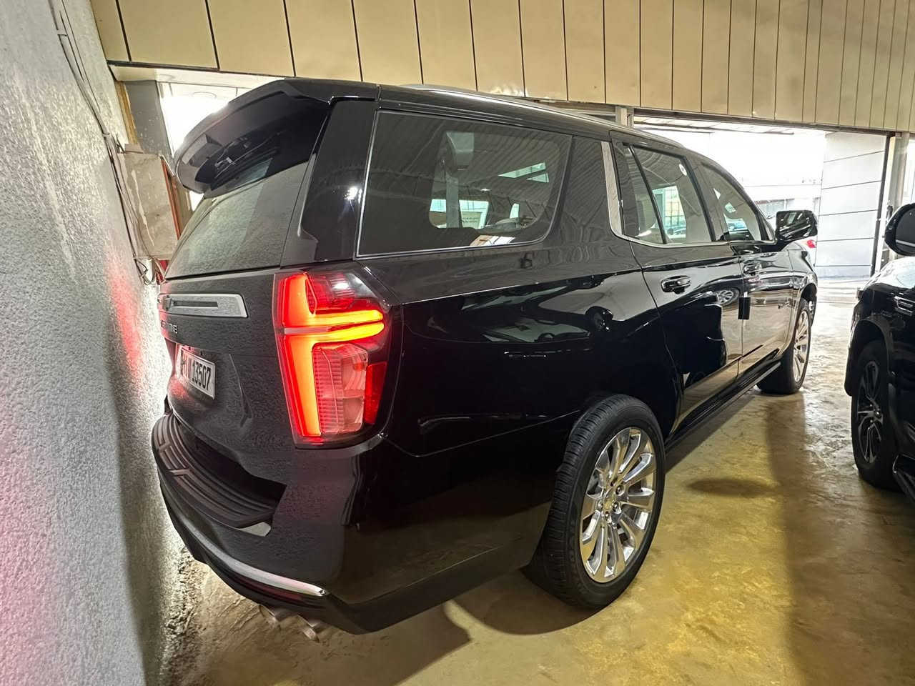 السلام عليكم اخواني واخواتي العزاء سياره تاهو موديل 2021 نوع الفئه برايمر سياره فول مواصفات مكفوله كفاله عامه هزه جديده ارقام جديده سنويه بسمي شخصيه  جواها تخم تاير جديد سياره صدر امامي خلفي بل باكيت السياره مواصفات
خمس كامرات اربع كراسي تدفه و تبريد السياره رادرا امامي رادار خلفي  رادرات جانبيه تحديد مسار دادشو كبير سياره دوس كهرباء تشغيل عن بعد بصمه اربع بصمات بيبان 3شاشات باب خلفي كهرباء السياره بنيرانمه السياره قبل مغله PPF واني شعلته مكينه 8سلند 5300 السياره فور ويلي ستيرن كهرباء ذاكره بل باب شاحن واير ليس 
السعر/485ورقه 
الرقم/***********
