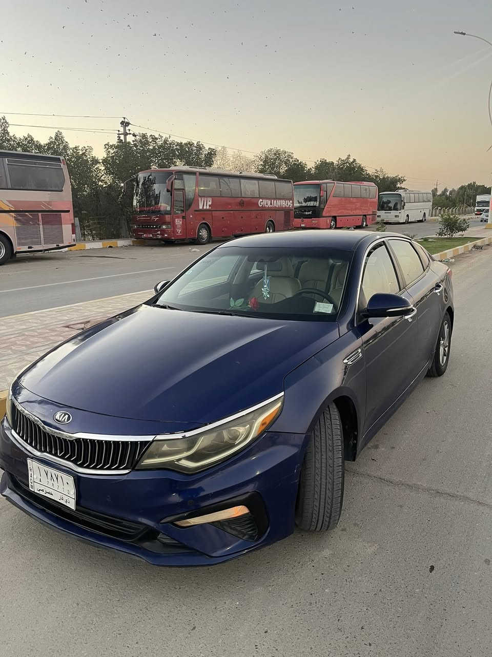 السلام عليكم
كيا اوبتما 2020  اللون نيلي رقم ذي قار 

واد امريكي 

مكينة 2400 gdi 

ماشية 67 ميل

حادثها بنيد تبديل صور الحادث على الخاص 

وبارد بالباب الخلفي جهة السائق اثرد دحجه بسيطه 

نظيفه السياره وتبديل دهن احسن نوعية 

السعر 138 المكان الناصرية 

رقم ***********
