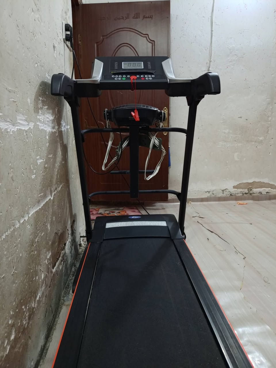 جهاز جري كهربائي يتحمل وزن 300k يحتوي على 6سرع يحتوي على رجاج مستعمل قليل شركا عالميا امريكيا سعر 260 مكاني كربلاء *********** واتساب
