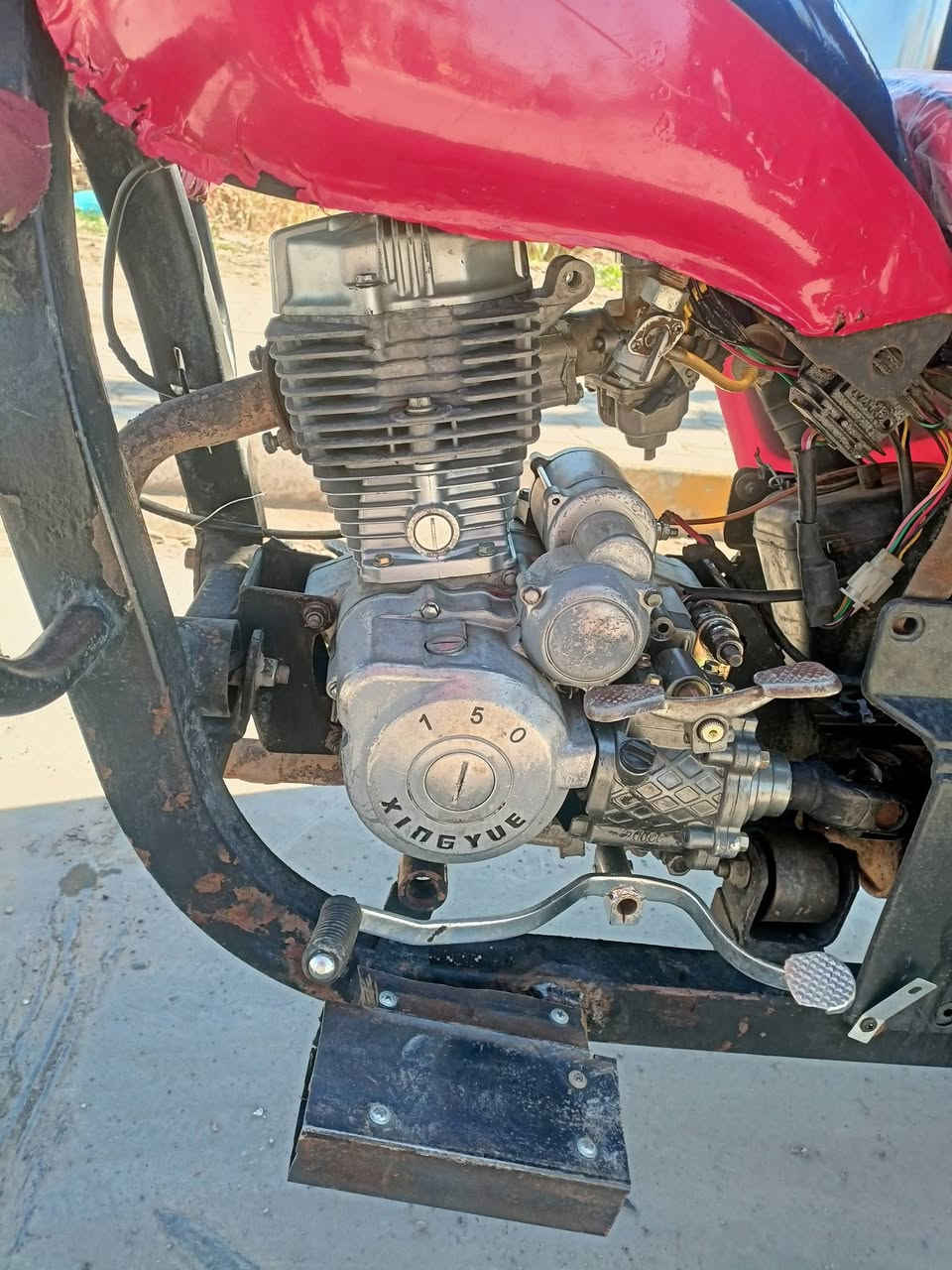 السلام عليكم ستوته لبيع محرك 150
نضافه جدام العين محرك مجفت جديد السعر (مليون) الاتصال ***********
