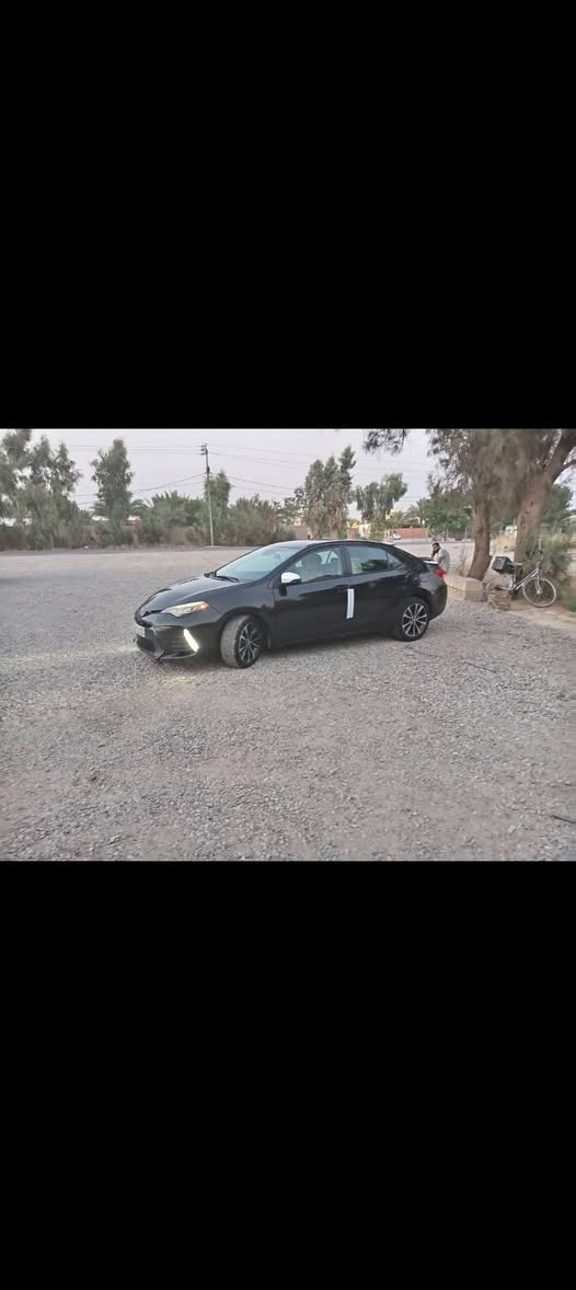 كورلا موديل ١٧. موصفات xse فول
بدون ايرباك  كير مكينه كله جديد.
 سياره بيها ويل. عادي.   سياره بيها بس قطعه ضبغ
بدون اي نقص.  سعر.  ١٢٥. وبيها مجال .
***********
