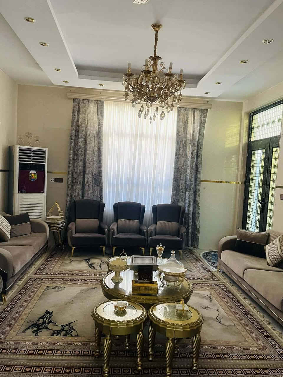 🏠 دار سكني للبيع (بسعر مناسب جدا)
📍 الموقع: خلف بانزين خانه بته مباشرتا 
✨ المواصفات:
▫️ المساحة: 160 م
▫️بناء حديث 
▫️طابو زراعي سند 25
▫️شارع تبليط 10م
..................
🔹تفاصيل الدار : 
_ 3 غرف نوم 
_ صاله 
_ مطبخ 
_ هول 
_ مجمع صحيات
 ...................... 
📞 للاستفسار والمعاينة: 
الاتصال على الارقام :
***********☎️ واتساب
او مراجعة المكتب بوابة عشتار للعقار. 
الحلة _ الكرامة الشارع المشجر مجاور اسواق المطار 1 
✅ نستقبل جميع عروضكم السكنية 🏠 والتجارية 🏡 بكافة مناطق الحلة 
…………………………
