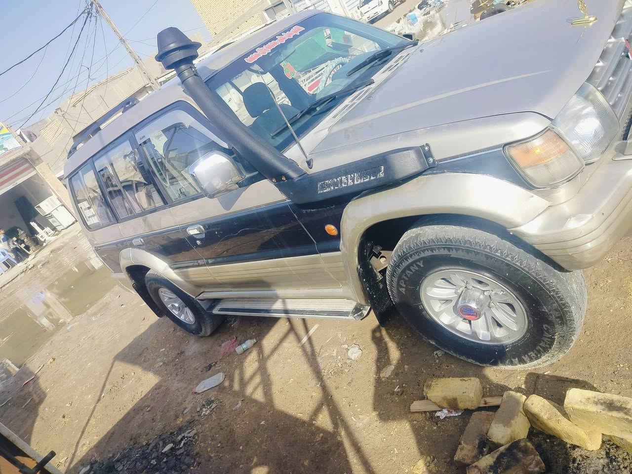 السلام عليكم من رخصه الأدمن باجيرو موديل 92 رقم بغداد مكينه وكير اوتو بانزين بلادي  تخم تاير كهربائيات شغاله دواخل جديده حداديه جديده بلادي بدون صبغ ايسر بلاد 
مكان السيارة بابل الحمزه الغربي 
موبايل ***********
***********

السعر 53 وبيه مجال 
سياره كلش حلوه
