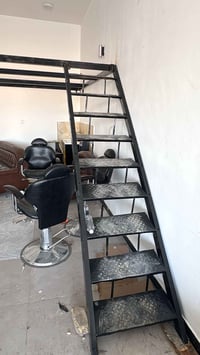 حديد شخاط ودرج حديد للبيع 100 مكان بغداد 07711669200