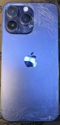 بدل شاشه تفصيخ اصليه كله شغال فول نضافه بطاريه 82ذاكره 256سعر630 شنو ت...