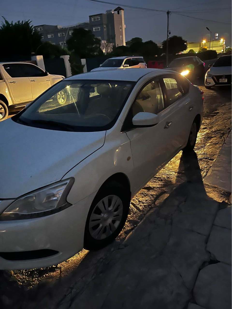 نیسان سینترا ٢٠١٤ سەنەوی نویە هی مالی خۆمە غەرامەو بەناوو کردن بەشەرت مەکینە گچکەیە دوو پارچەی بۆیاغە هەندیک وردە مسروفی تیدایە نرخی ١٠٢ م *********** أربيل, العراق
