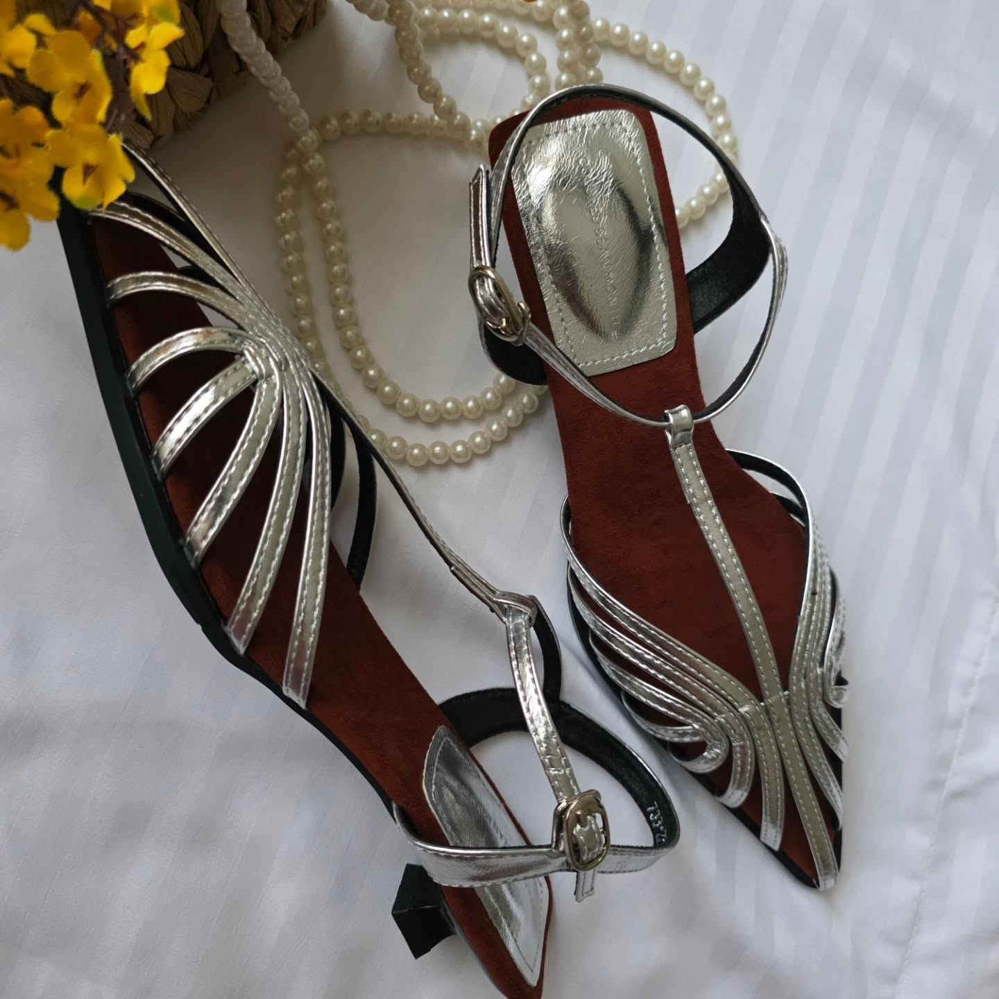 ☀️نتلي ستور☀️
ارتفاع الكعب3سم(فضي-ذهبي) 
☀️قياسات(37-38-39)قوالب مضبوطه
☀️السعر28
☀️يوجد توصيل لجميع المحافطات5000


**إذا كنت صاحب هذا الإعلان وتريد حذفه لأي سبب، رجاءا أرسل رسالة إلى الدعم الفني**