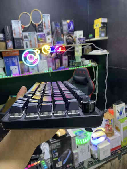 وصل الاسطوره ال KEY82 كيبورد كيمنك ميكانيك خرافي بيه عدت مودات ارجيبي تايب سي قطعه نضيفه90‎%‎سعر35الف متوفر توصيل لجميع محافظات العراق للتواصل خاص او واتساب ***********
