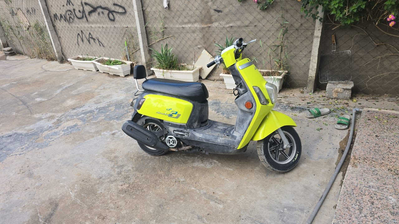 بوليس مسطره نوزل للبيع نظافه فووول ويل نجمه 
ماصار هواي من طلعت من الوكيل للبيع ما مفتوح 
***********
