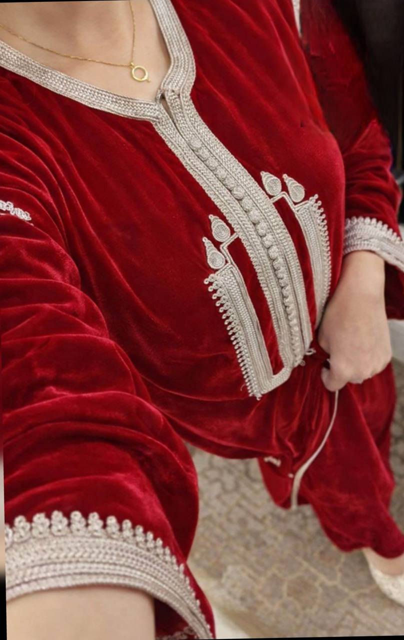 قفطان مبرة تاج شيحاجة هماوية 
التوب مبرة تاج
فصالة مخزانية 
 
M l xl xxl


**إذا كنت صاحب هذا الإعلان وتريد حذفه لأي سبب، رجاءا أرسل رسالة إلى الدعم الفني**