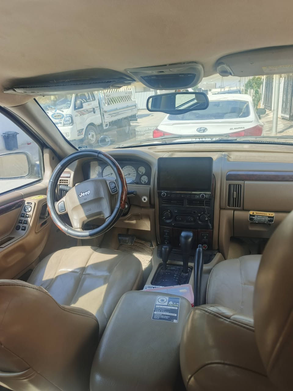 جيب شروكي موديل 2001 محرك 8 تبديل بابل صندوق بدون دواخل سنوية و رقم جديد بي دفتر بانزين ***********
